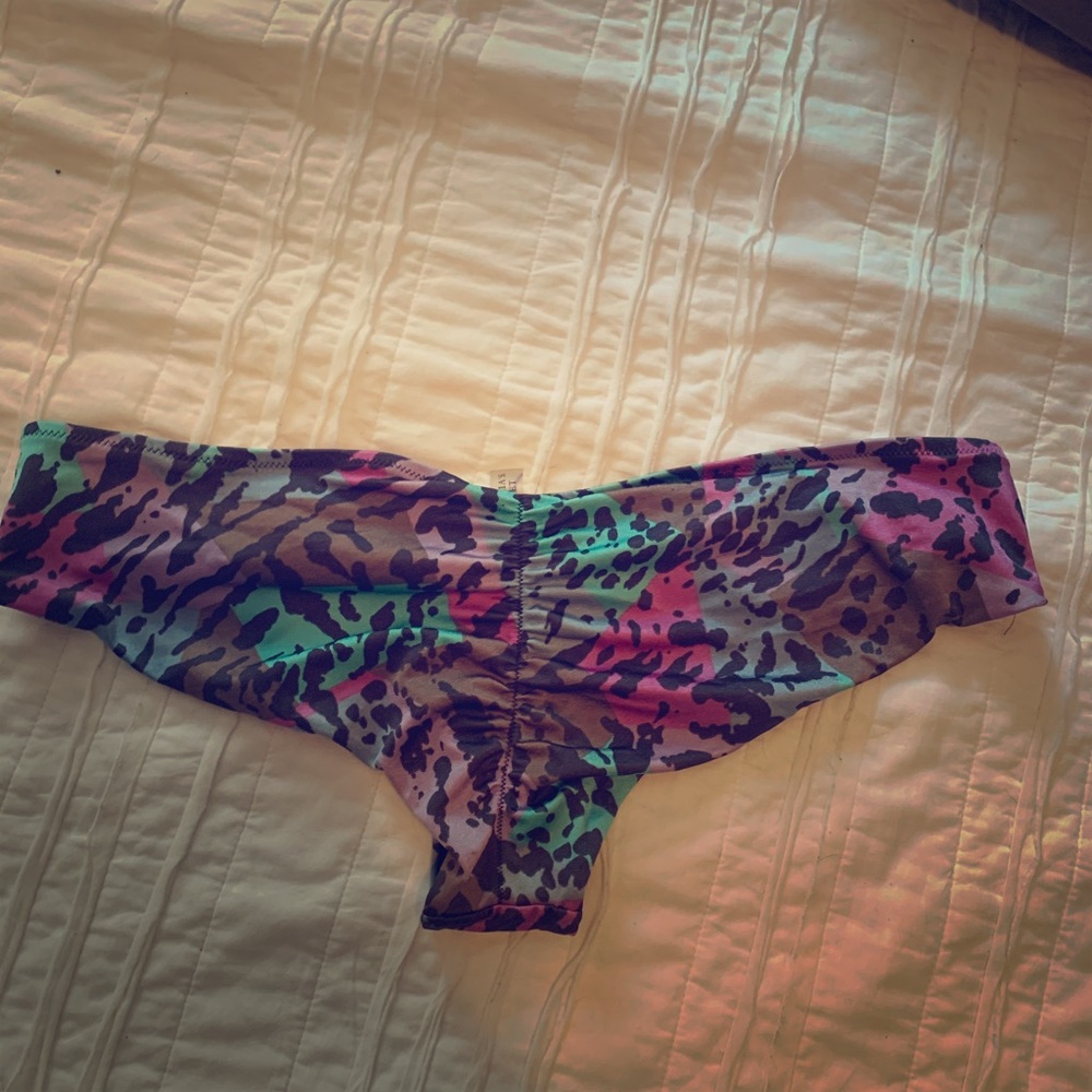 Victoria secret cheeky bottoms